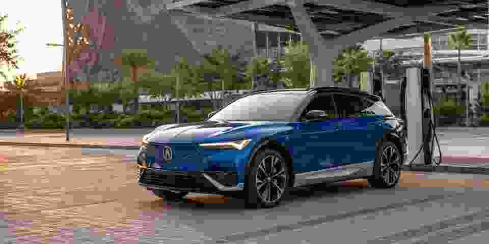 أكيورا ZDX