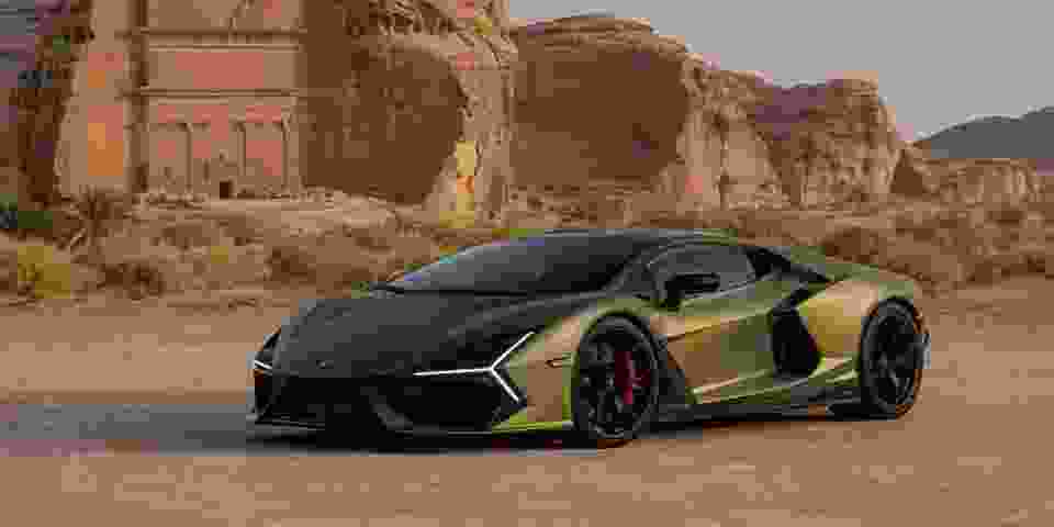 لامبورغيني Revuelto
