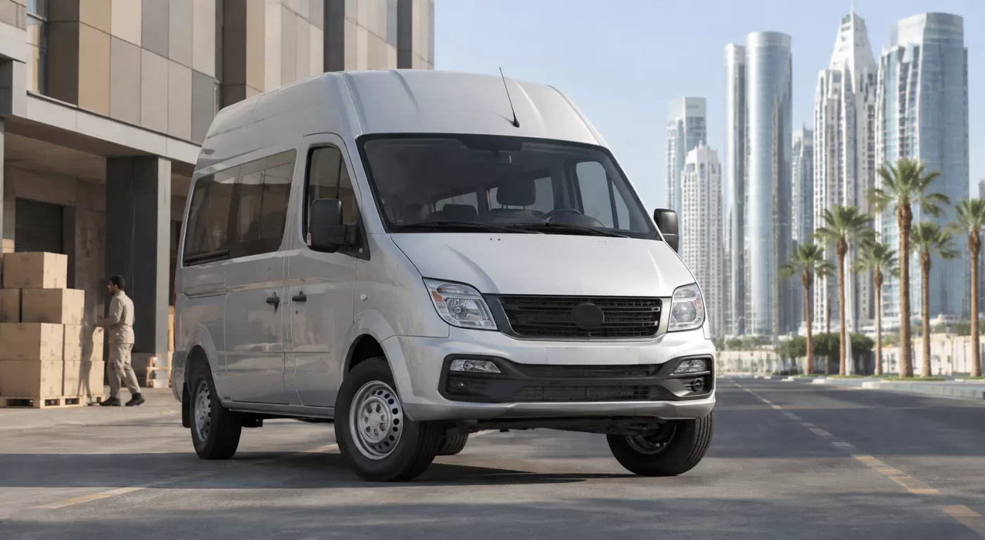 فان ماكسوس V80 التجارية في مدينة خليجية