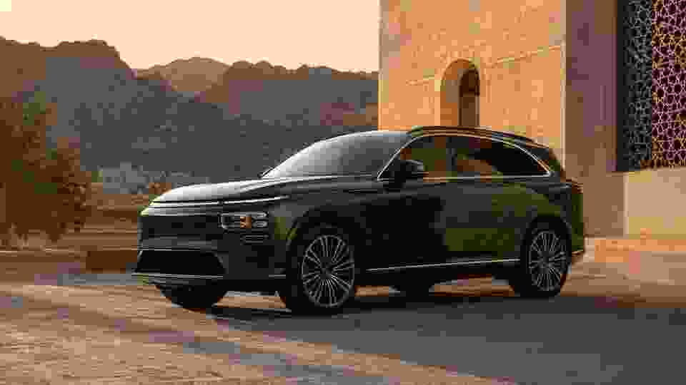 إكس بنغ G9 أمام جبال مسقط